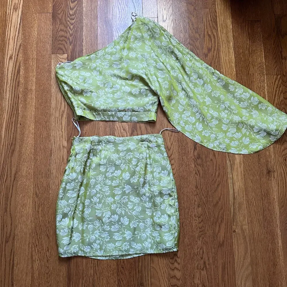 Lulus set chic